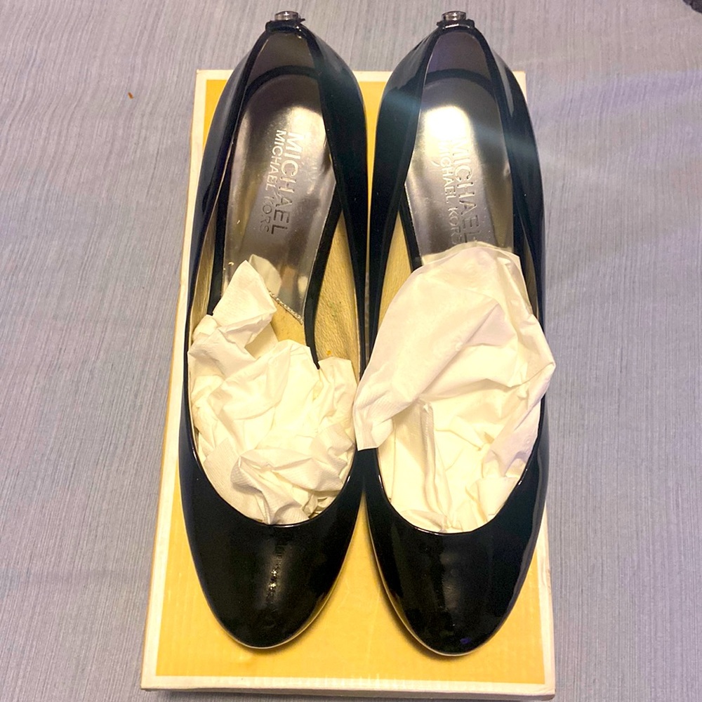 Black Ionna Pumps Patent leather/ Platforms 3 inches